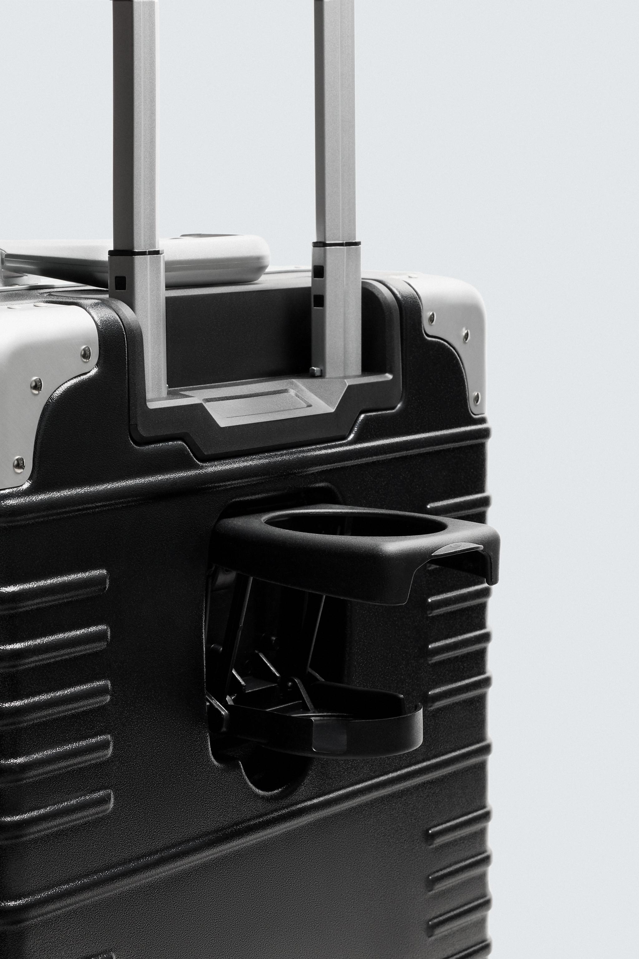 TRAVEL SUITCASE